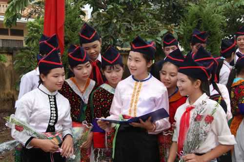 Tăng biên chế GV ở các trường dân tộc nội trú và bán trú